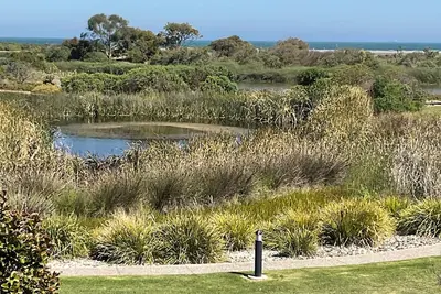 Image de Bay & wetland views in beautiful Williamstown, Relax, unwind and enjoy