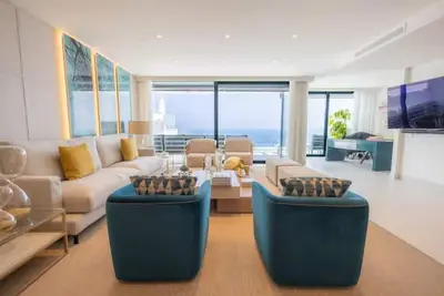 Image de Piscine chauffée · Vue sur la mer · Luxe et plage Lgl 8