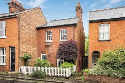 Image de Exquisite Central Cottage Fishpool Street  20 min train to London / 10 min Luton