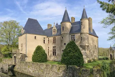 Image de Privatisez un château de contes de fées - 5 suites - 20 mn du Puy du Fou