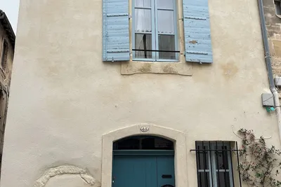 Image de Maison de charme au coeur du centre ville à deux pas des arènes.