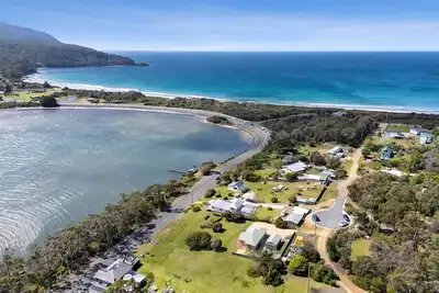 Image de Coastal getaway in an unbeatable location steps from the region's top surf beach