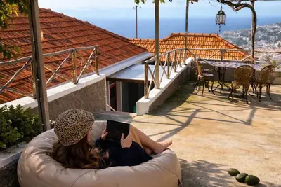 Image de Au-dessus de Funchal · Maison de colline avec vue sur l’océan