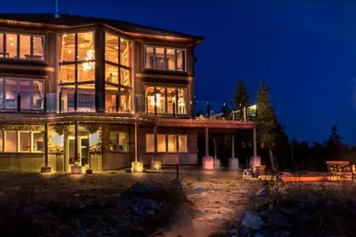 Image de Incredible Luxury Waterfront Cottage on Lake Huron near Tobermory, Ontario