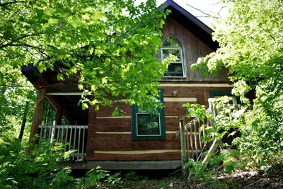 Image de Secluded Cabin in the Forest and Near Lakes Perfect for Glamping in Ontario