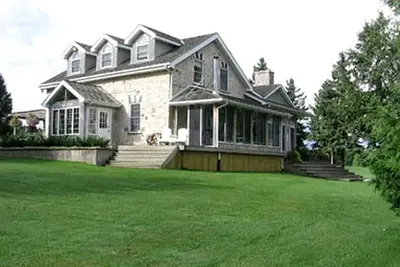 Image de Luxurious Cottage Retreat Rental Nestled in the Beautiful Wilderness of Grey County, Ontario