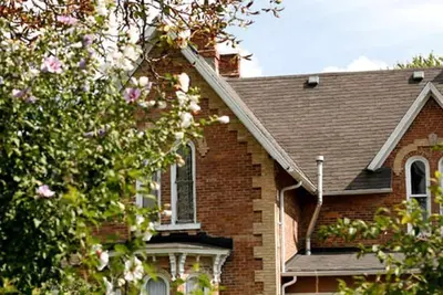 Image de Charming Vacation Rental in Historic Bed and Breakfast near Lakes in Southern Ontario