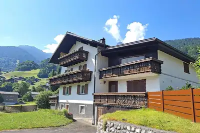 Image de Charming holiday apartment with terrace, garden and panoramic view