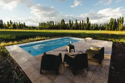 Image de Family 4-7p | Pool, Carport and Patio with views, Mountain, Vacation, Sky