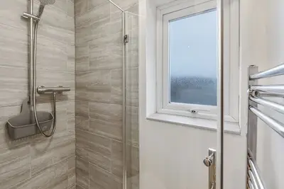 Image de Charming 3-bedroom house with superfast Wi-fi & pool table in delightful Chatham