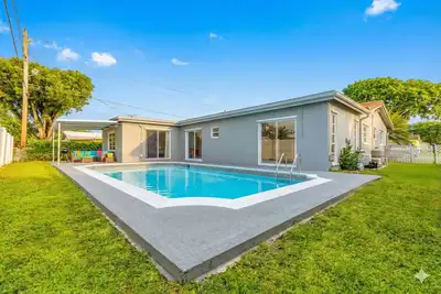 Image de Villa 4br Villa*Private Pool*Bbq Area*Near Beach