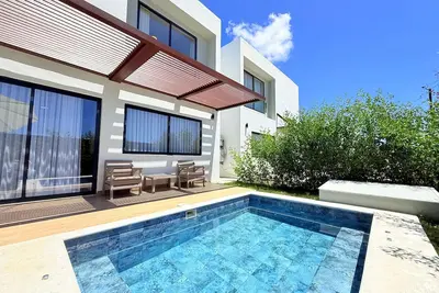 Image de Ziba-Luxury Villa: Pool, Bbq, Near Beach & Airport