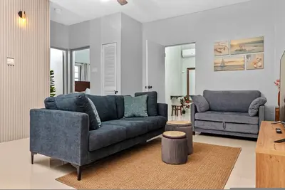 3rd Floor Condo~ Tower Isle~24hr Security