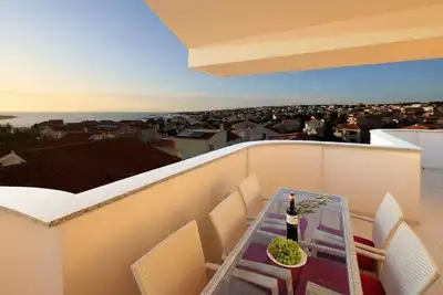 Image de Two-bedroom family rooms apartment Grey Goose 14 with balcony and sea view
