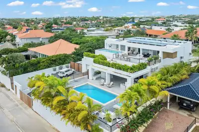 Image de Grande villa de 7 chambres à deux pas de la plage de Jan Thiel