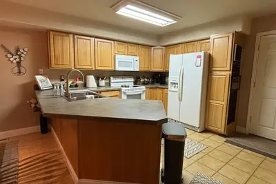 Image de Lovely Lake Hood Hideaway