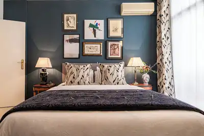 Image de Cosy 2 Bedroom apartment - prime location city center - Ac - terrace