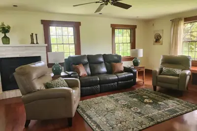 Image de Peaceful Country Manor Close to Kenyon and Mt. Vernon