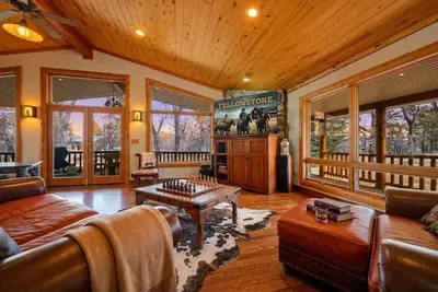 Image de Famous Bunkhouse outside Story, Wyoming | Ranch Estate Retreat with Private Pond, Piano Room, Massive Great Room & Concierge Services | Pets Welcome | Sleeps 10+