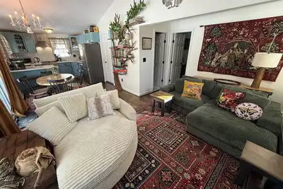 Image de Riverside cottage w/deck, King Bed, Bbq & fireplace