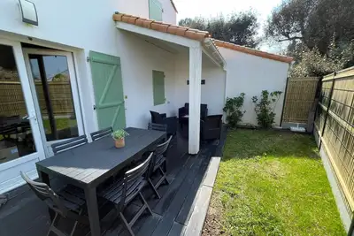 Image de Maison 6 personnes dans domaine avec piscine, idéale pour famille - plage à 800m