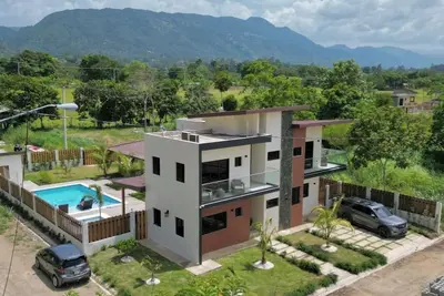 Image de Brilliant 3-bedroom house with Ac in charming Jarabacoa