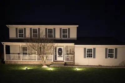 Image de Gorgeous 4-bedroom farmhouse in a quiet country.