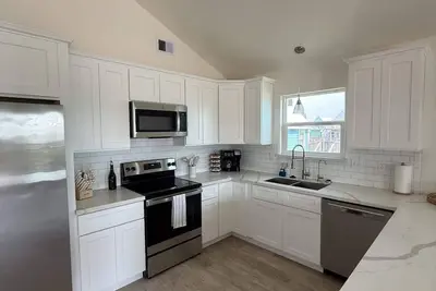 Image de High Tide: Family-Friendly House with Stunning Views