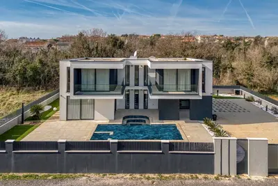 Image de Villa Asper near Medulin for 8 persons with 40 m2 private pool, sea view and only 1 km from beach