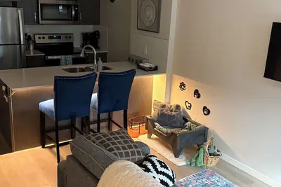 Image de Cozy Pet Friendly Apartment in Se Calgary - Near South Health Campus!
