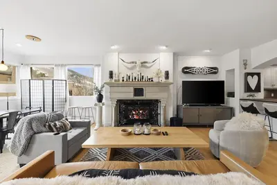 Image de Vail View condo w/hot tub - near Village