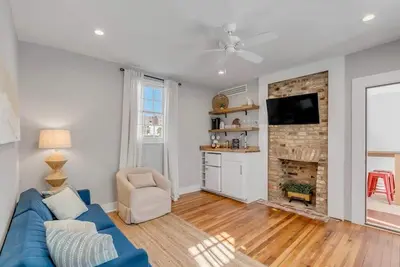 Image de Cozy, Historical Home, 150ft. to King St!