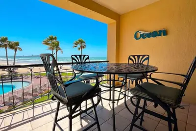 Image de Beautiful Condo in Beach Resort | Princesa A-203