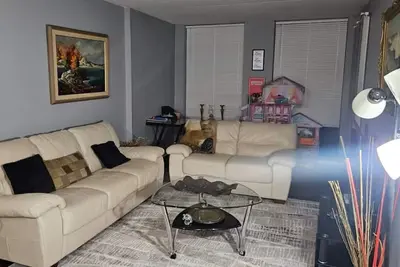 Image de Modern 3‑Bedroom Apartment in Prime Pickering Location