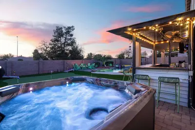 Image de Bloomin' Dunes - Pool, Pickleball & Tiki Bar