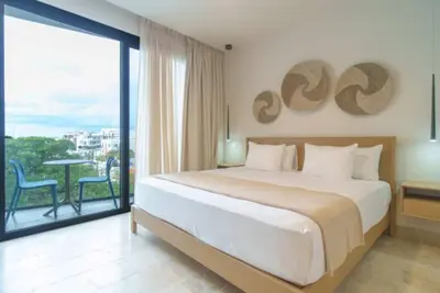 Image de Beach Proximity & Sky Pool! 4 Modern Units w/ Balcony | 2 Minutes to 5th Avenue