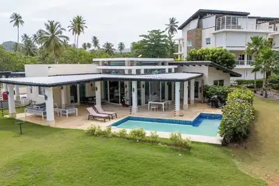 Image de Beautiful ocean front villa en el Limón near las Terrenas.