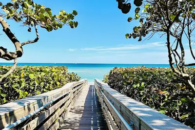 Image de Coastal Wave Oasis