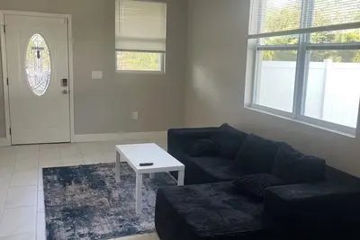 Image de Modern 4-bedroom house in Tampa/riverview