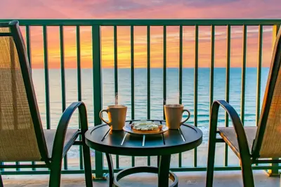 Oceanfront Bliss, Hot tub, Pools, Lazy River & Fun