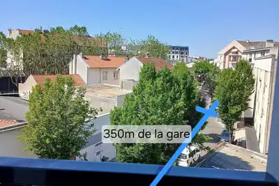 Image de 2 pièces idéalement situé :  Gare à pied/Parc des Expos de Villepinte/Cdg/Paris