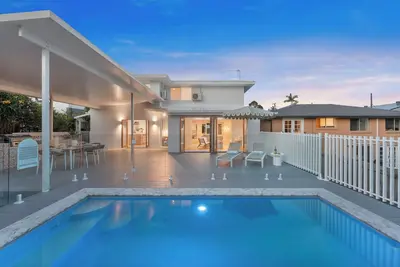 Image de 4br Family Home with Ping Pong & Snooker Table | Theme Parks