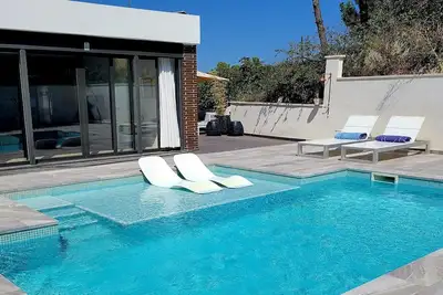 Image de Villa moderne et élégante aux abords de Sitges
