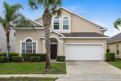 Image de Tropical and peaceful, this 5 bedroom 4 bathroom villa with private pool/spa.