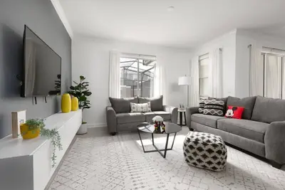 Image de Charming Mickey-Themed Home, Prime Location