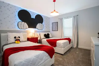 Image de Comfy Themed Home, Private Pool, Prime Location