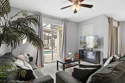 Image de Spacious 4br Townhome with Pool at Storey Lake