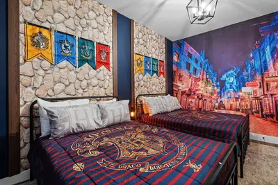 Image de Family Friendly Home with Themed Rooms & Pool