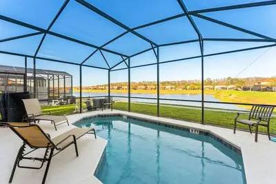 Image de Lake View and Private Pool 4br at Bella Vida