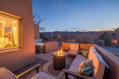 Image de New Listing! Red Rock Retreat | Hot Tub & Fire Pit | Kings in Every Room